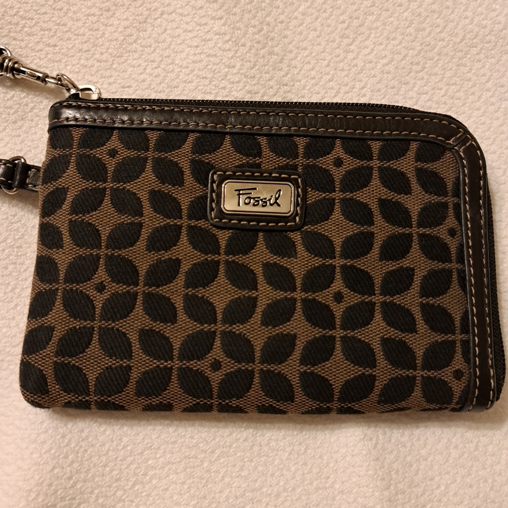 Fossil wristlet